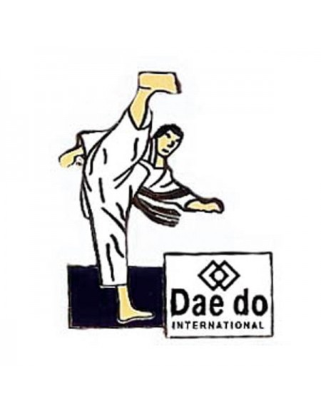Pin karate Daedo